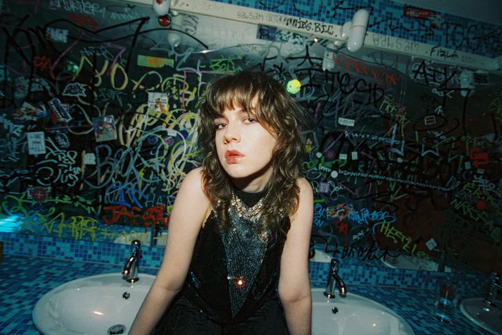 Emilia Ora slipper sin debut-EP "When Daylight's Gone" 9. oktober.