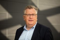 Bilde av direktør Atle Hamar, alvorleg ansikt.