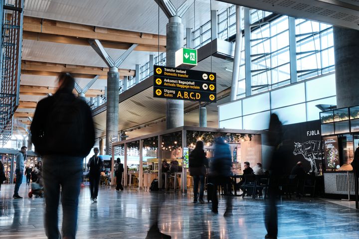 Det kan fortsatt bli lengre ventetid i grensekontrollen ved Oslo lufthavn, Bergen lufthavn og Stavanger lufthavn.