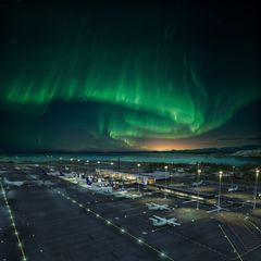 Nye Bodø lufthavn under nordlyset