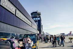 Turister ankommer Svalbard lufthavn, Longyear
