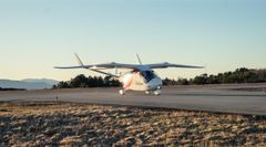Det elektriske flyet som har flydd testrute mellom Stavanger og Bergen, her på besøk i Florø 22. januar