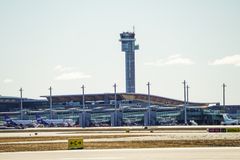 I høstferieukene skal nærmere 1,77 millioner reise gjennom Oslo lufthavn alene.