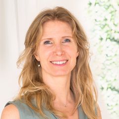 Esther Ekhart, Founder Ekhart Yoga