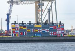 The eye-catching container installation in the Port of Hamburg forms the world's largest tournament bracket for the UEFA EURO 2024. Consisting of 28 containers, it is approximately 45 metres wide and 10 metres high.