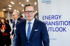 - Den globale energiomstillingen stopper ikke opp, den utvikler seg og flyttes mot regioner som satser ufortrødent på fornybar teknologi og karbonfangst og lagring, sier Remi Eriksen, konsernsjef i DNV.