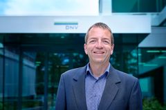 - Vi lurer oss selv hvis vi tror at økt olje- og gasseksport ikke har en nedside når det gjelder interesse og kompetanse for energiomstillingen, sier Sverre Alvik, forskningsleder for energiomstilling i DNV.