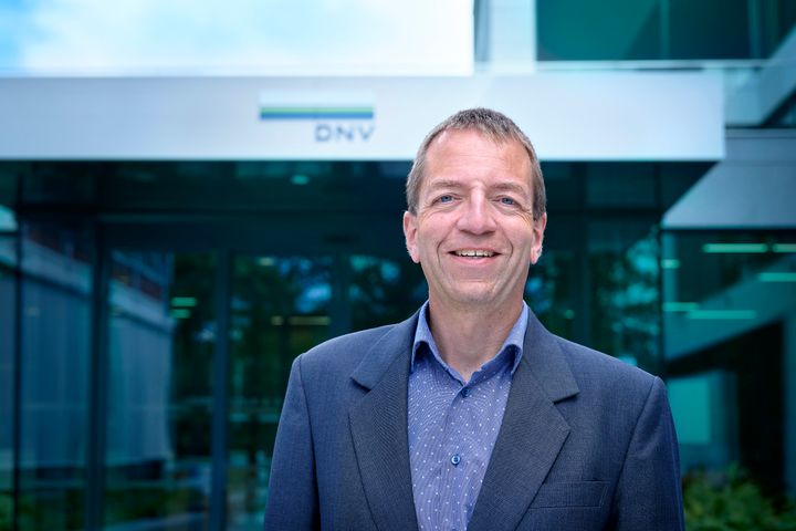 -Energisikkerhet har blitt en stadig viktigere drivkraft for energiomstillingen. Land ønsker ikke bare lavere utslipp – de ønsker også større kontroll over egen energiforsyning , sier Sverre Alvik, forskningsleder for energiomstilling i DNV.
