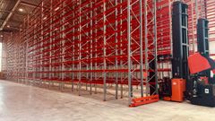 Lager for brukte bildeler med 4430 palleplasser.