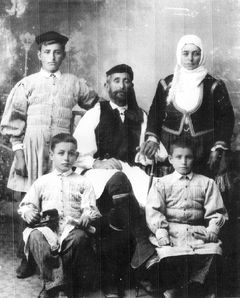 Bilde av en gresk familie