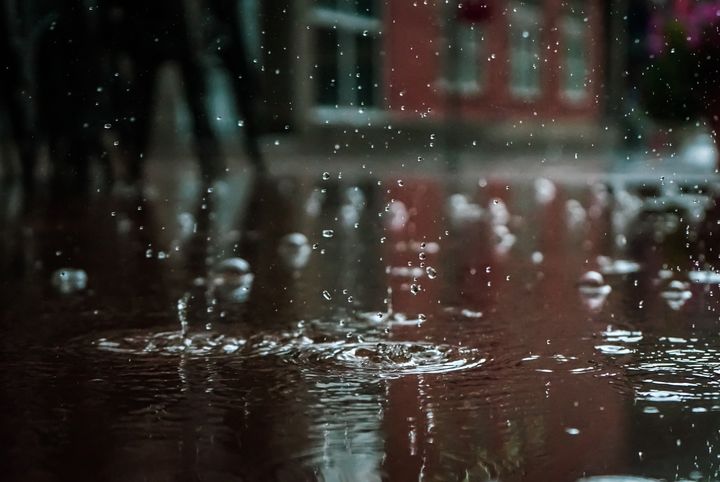 Ekstremværet «Hans» er meldt å nå Sør-Norge mandag og tirsdag. Forsikringsselskapet If forbereder seg på å ta imot mange skademeldinger og sende ut mannskaper for å hjelpe. (Foto: Pexels/CC)