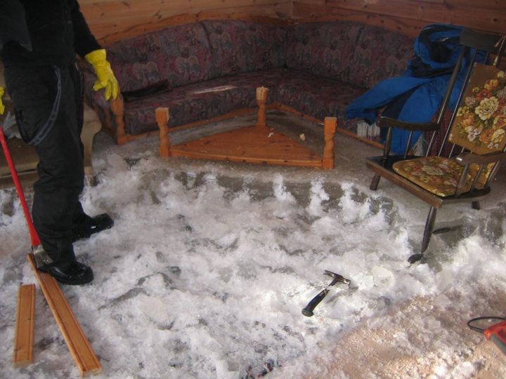Slik kan en frostskade se ut midt på vinteren. Når våren kommer, blir det vannskader. (Foto: If)