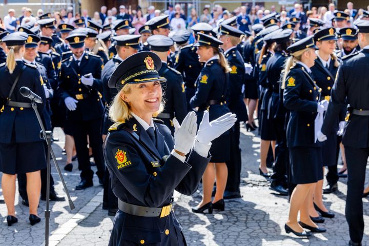 Rektor Nina Skarpenes gleder seg over at hun skal få ta imot 549 nye bachelorstudenter til høsten. Her fra en tidligere avslutning ved PHS i Oslo