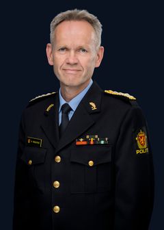 Politidirektør Håkon Skulstad peker på et mer sammensatt og teknologisk krevende kriminalitetsbilde.