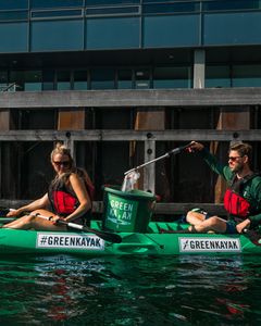 Lei en kayak gratis ved å plukke søppel i kanalene