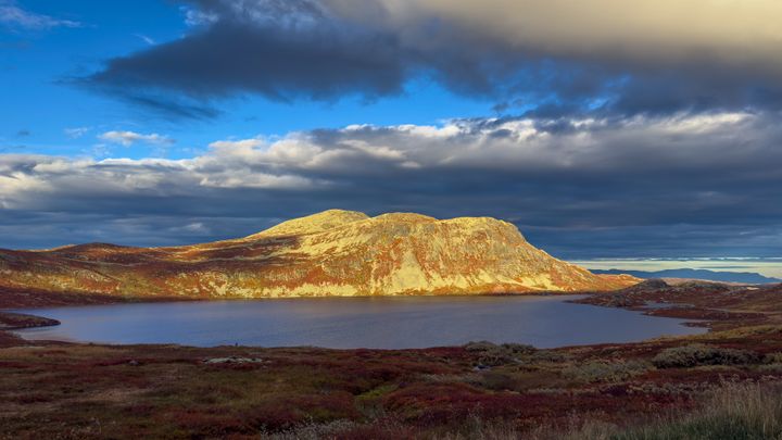 Heddersvatn, sørøst for Gaustatoppen i slutten av september. Foto: Anniken Sanna/MET