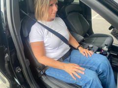 Ta deg tid til å sjekke at bilbeltene sitter som de skal før dere kjører. Det kan redde liv, sier skadeforebygger Therese Hofstad-Nielsen i Fremtind.