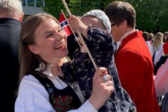 Nordmenn eier bunader for over 30 milliarder kroner, viser tall fra Norsk institutt for bunad og folkedrakt. Foto: Fremtind