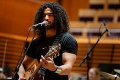Ramy Essam (Egypt) er rockeartist, menneskerettighetsaktivist og kjent som stemmen for Den arabiske våren i 2011. ICORN-fribykunstner i Malmö 2014–2016.
