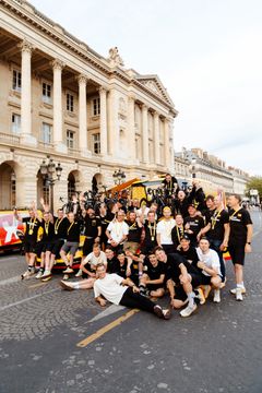 The cycling team Uno-X Mobility performed well in the 2023 Tour de France with a total of 11 top-ten placements. The picture was taken in Paris after the final stage was completed (Photo: Wordup).