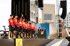 Uno-X Mobility under holdpræsentationen i Tour de France 2023. (Foto: Wordup)