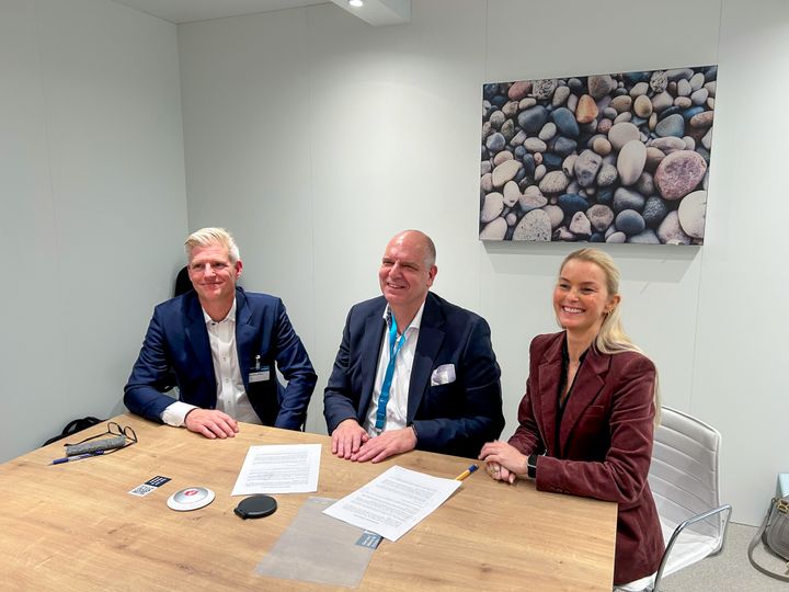 Fra venstre: Frank Bråthen, direktør, Siemens Digital Industries i Norge; Axel Lorenz, CEO i Siemens Process Automation; Kjersti Omdahl Christensen, VP Operation and Maint. i Equinor.