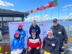 Elliot Finnestrand og Nilas Goa Diab (i midten) har nettopp vunnet VM i klassen RS Venture Connect i 2024