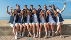 LANDSLAGET I SEILING: Bak fra venstre: Mathias Berthet, Christoffer Sørlie, Jens Ørjavik, Theodor Middelthon, Victor Lööf, Markus Berthet. Foran: Nora Edland, Julia Jacobsen, Maya Gysler, Line Flem Høst, Tuva Oppedal, Mina Mobekk, Pia Dahl Andersen.