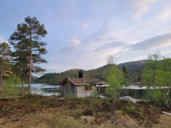 Fjærseterbua - Namsos. Ei lita bu med tilgang på båt i Bogn Fritidsområde. Bua ligger fint til ved Fjalsetertjønnin.