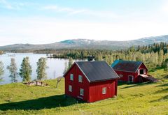 Holden Fjellgård – Snåsa Dette er en fin fjellgård som ligger vakkert til ved vannet Holderen i Blåfjella-Skjækerfjella nasjonalpark – så å si på svenskegrensa.
