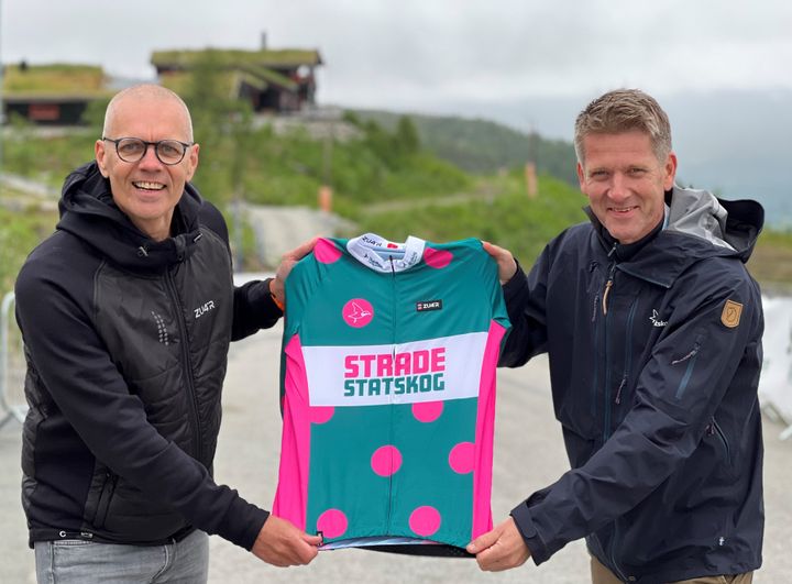 Christen Hermansen (t.v.) og Trond Gunnar Skillingstad har inngått en avtale om sykkelbekledning på vegne av ZU4R og Statskog