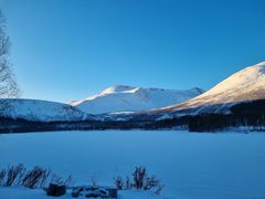 Sagvassdalen: Femtevatn fra gapahuken sørover