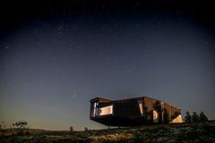 UFOhytta har alltid vært populær.Herfra har du panoramautsikt til fjellet Skarvan og vatnet Øyungen.