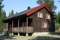 På Ellingsvatnet Skogstue er det god plass til en hel gjeng