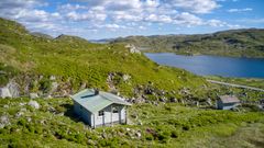 Skjerevasshytta ligger ved Brokke – Suleskarvegen i Sirdal i Njardarheim