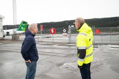 Tore Bjørnstad, Statskog Nordland, og Bjørn Ugedal, Mo Industripark, på Røssvoll - et område som får nye utviklingsmuligheter når Fagerlia flyplass står ferdig i 2027.
