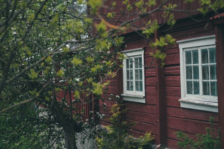 SETTES OFTE PÅ VENT: Knappe midler til vedlikehold gjør at bøndene må prioritere strengt. Våningshuset kan hevne langt nede på listen.