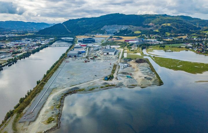 Utbygging av næringsareal i et deltaområde i Trøndelag.