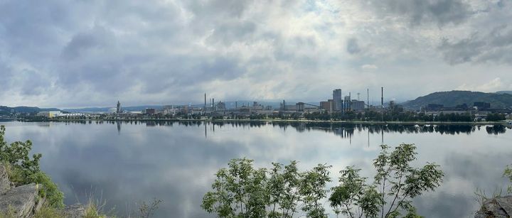 Bilde av Gunnekleivfjorden i Telemark ved Herøya Industripark.