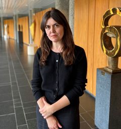 Isabella Maidment er ny sjefskurator og direktør for samling ved Henie Onstad Kunstsenter. Hun begynner i jobben i september. Foto: Therese Manus / Henie Onstad Kunstsenter
