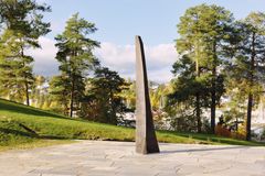 Jan Groths skulptur Open (2017) er siste tilskudd til skulpturparken på Henie Onstad Kunstsenter. Foto: Magnus Gulliksen / Henie Onstad Kunstsenter © Jan Groth / BONO
