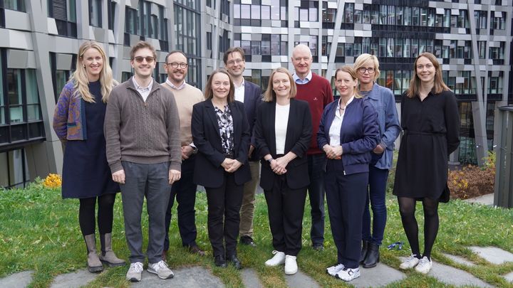 Dataprioriteringsrådet F.v. Eirin Konstad Nilsen, Terje Sylvarnes (begge Digdir, sekretariatet), Tristan Rolstad (KS), Susanna Siri (Norges arktiske universitet UiT), Rasmus Hauch (Boost.ai), Christine Ottesen (Advokatfirmaet PwC), Roar Skålin (rådsleder, Meteorologisk institutt), Kristin Lyng (Norsk Helsenett), Lajla Ellingsen (Adresseavisen), Linda Solstad (Digdir, sekretariatet).