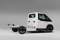 PV5 chassis cab er under 5 meter lang. Med det største batteriet er rekkevidden på over 400km WLTP
