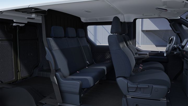 På kort tid går bilen fra å være en femseter til å bli en varebil. Altså er dette to biler i en.