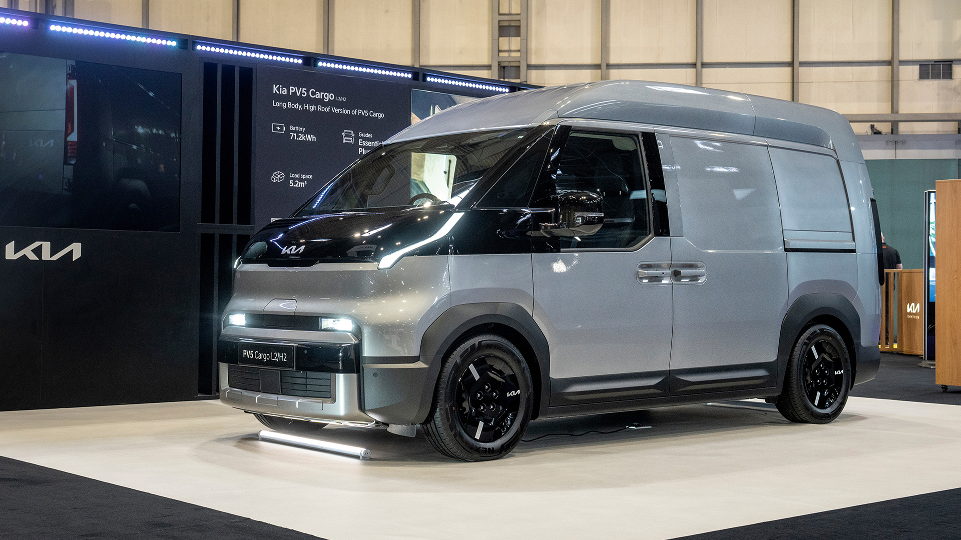 Her er det høyt under taket - Kia viser PV5 High Roof debuterer i Europa