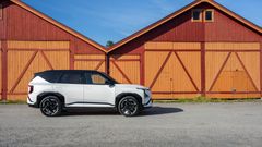 Fra siden ser man at EV5 GT er er en stor og god SUV for familien. Særlig bakstet byr på svært god plass.