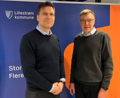 Fra venstre: Magnus Taugbøl Brekke, regiondirektør i Peab Bygg region Øst og Jan Roar Eilertsen, kommunalsjef Utbygging i Lillestrøm kommune.