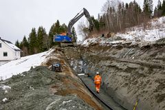Arbeidet gjennomføres med 95 prosent elektriske maskiner. Bildet er tatt i forbindelse med et annet prosjekt i Trøndelag.
