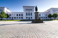 UTNEVNER ÆRESDOKTORER: Universitetet i Bergen utnevner ni nye æresdoktorer. Kandidatene vil motta den prestisjetunge utmerkelsen under en seremoni i Universitetsaulaen 24. mai.