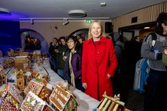 UiB-rektor Margareth Hagen åpnet Den akademiske pepperkakebyen på Universitetsmuseet i Bergen.
